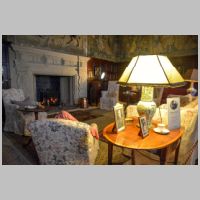 Hardwick Hall in Doe Lea, Derbyshire, Living Area, photo by Lewis Clarke on Wikipedia.jpg